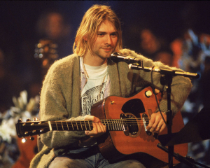 kurt-cobain-beige-cardy